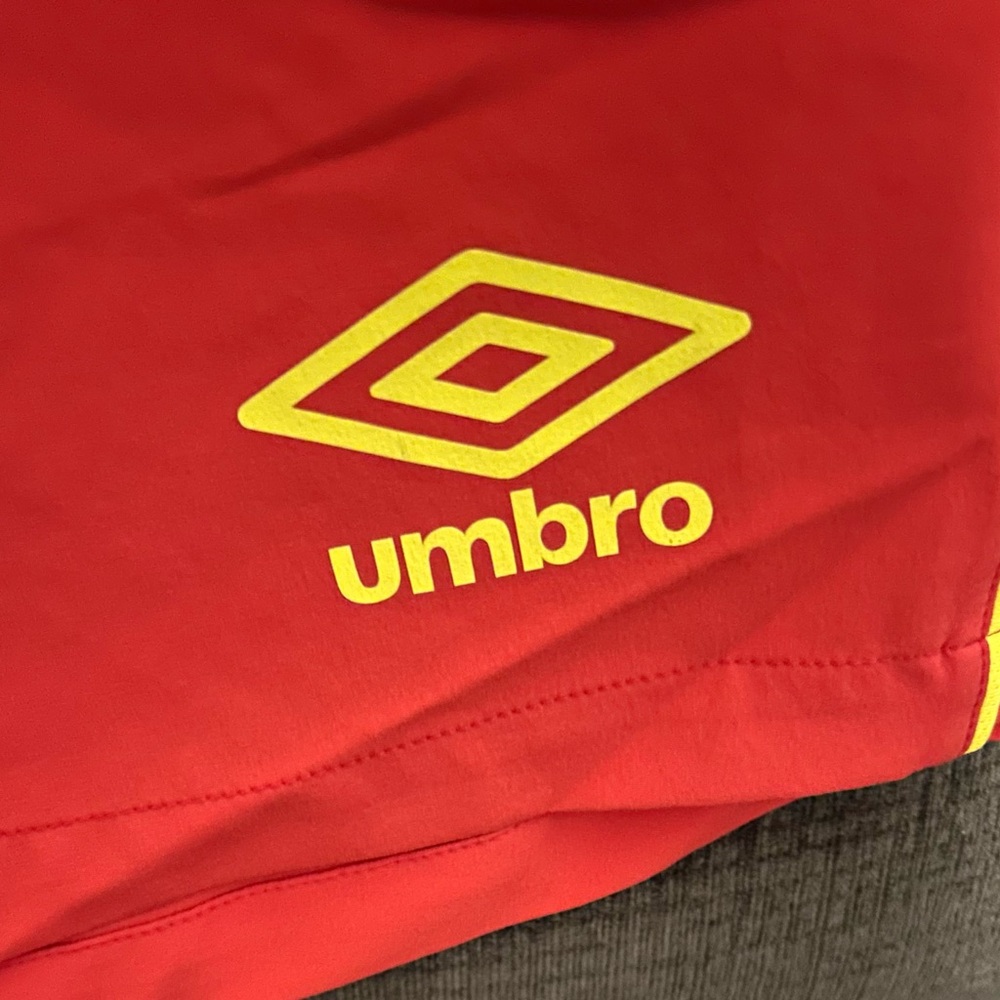 Umbro Authentic S.D. Aucas Soccer Futbol Ecuador Red Shorts Men’s Sz: L - Picture 3 of 5